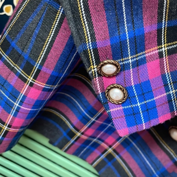 HBS Ltd. Vintage Pink and Blue Plaid Oversized Blazer - Picture 6 of 10
